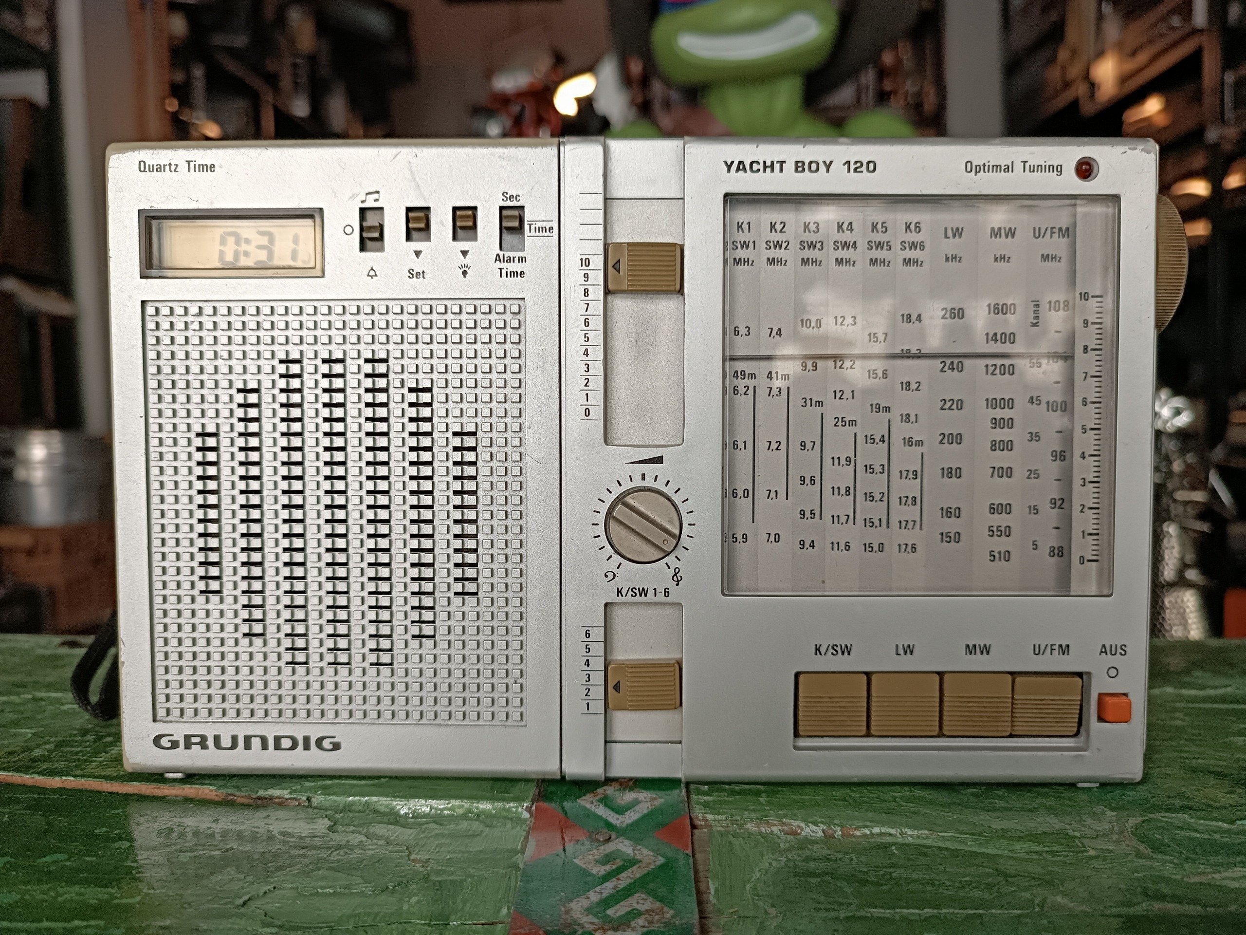 GRUNDIG YACHT BOY 120