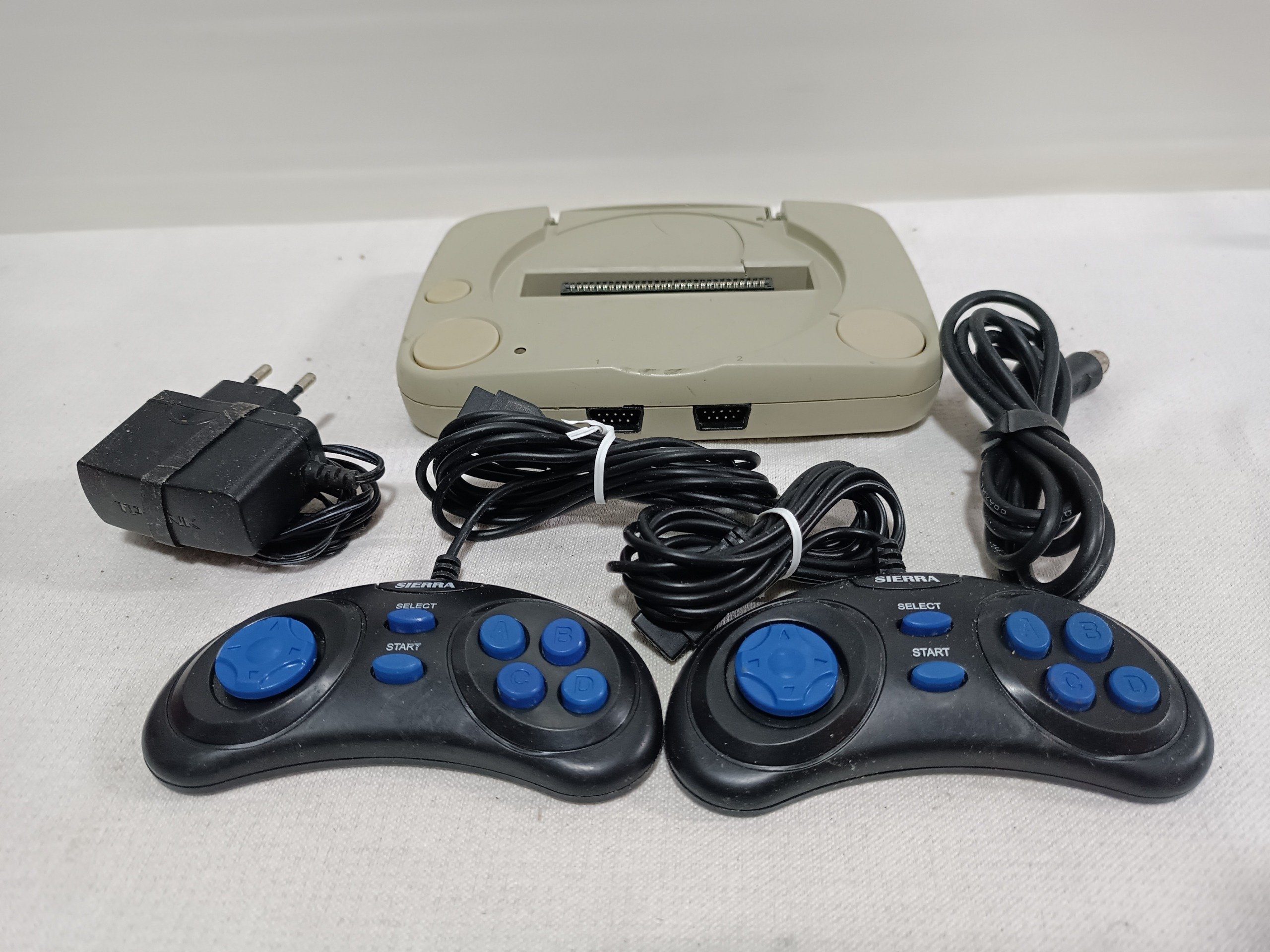 ATARİ OYUN KONSOLU